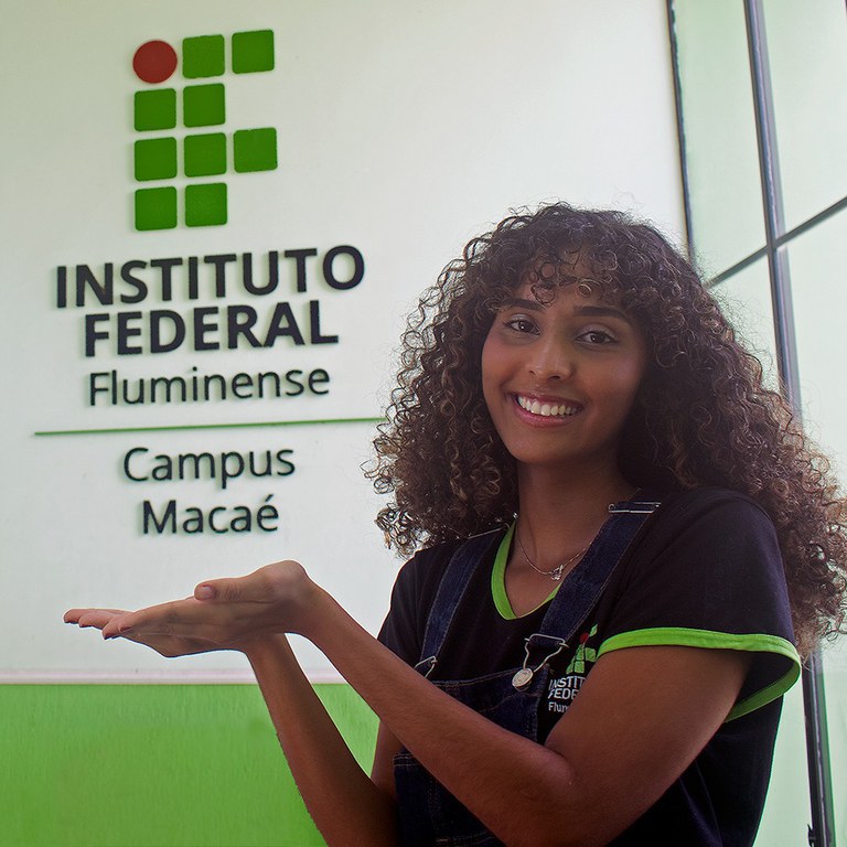 Estudante do Campus Macaé conquista bolsa do Conif para estudar na Espanha