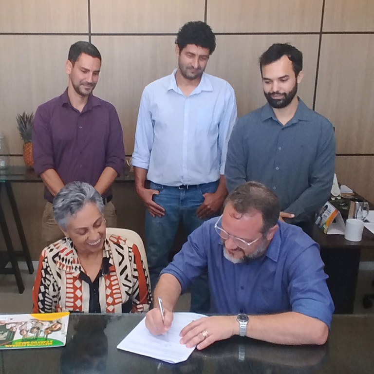 IFF e Secretaria Estadual de Educação assinam acordo para oferta de cursos técnicos