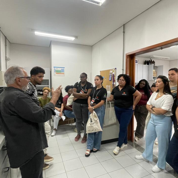 Alunos do CTA visitam UFV