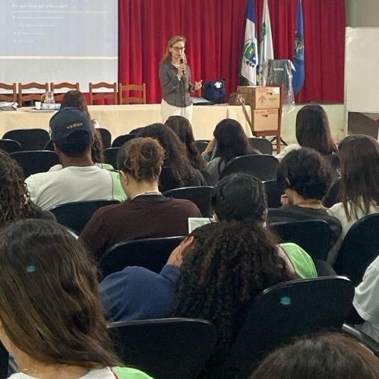 Palestra TRE vai à escola