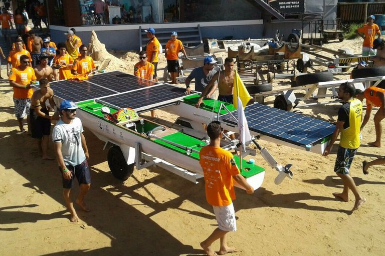 Equipe do IFFluminense participa da competição Desafio Solar Brasil 2016 