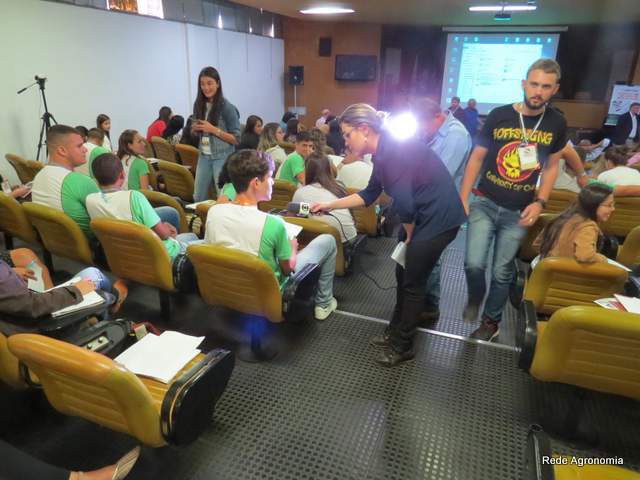 O evento ocorreu no campus da UFRRJ em Campos dos Goytacazes. (Fonte: Rede Agronomia) 3