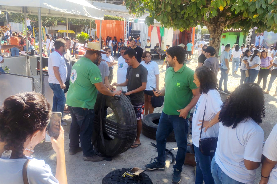 Equipe do IFF Campus Avançado Cambuci participa de limpeza do Rio Paraíba