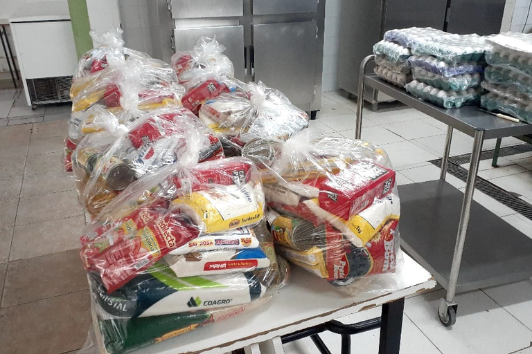 IFF Campos Centro entrega alimentos a alunos em situação de vulnerabilidade social