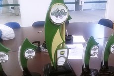 Os troféus conquistados pelas equipes das engenharia do IFF.