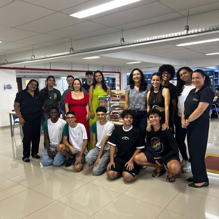 Doação de livros para biblioteca