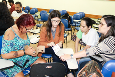 Grupo participa de confecção de objeto pedagógico para uso na internet (Fotos: Núcleo de Imagens do IFF/Diomarcelo Pessanha)