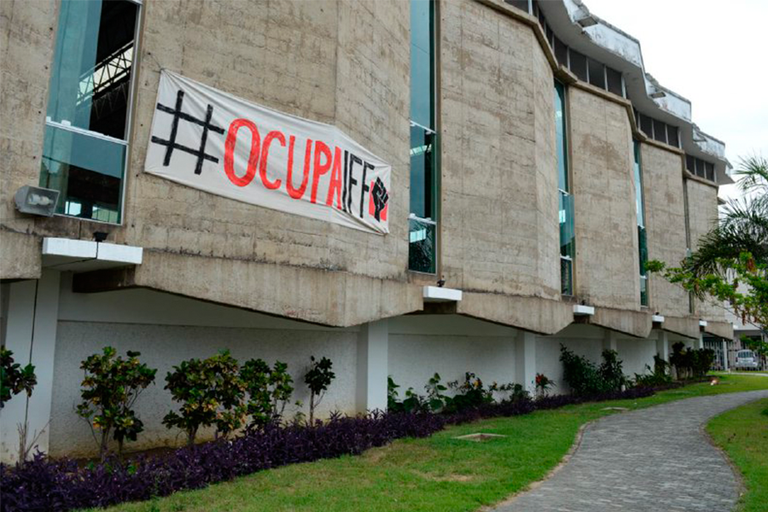 Campus é ocupado por estudantes em protesto (Foto: Bárbara Lobo)