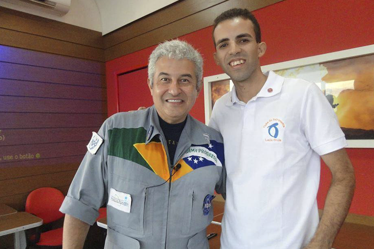 O estudante recebeu apoio do astronauta Marcos Pontes na visita à Nasa em 2015.