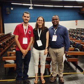 O estudante Emerson Cardozo e os professores pesquisadores Perrine Pepiot
e João Carlos Rodrigues Ramos (Foto: Divulgação).