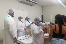 A imunização no IFF Guarus acontece no auditório.Foto: Divulgação