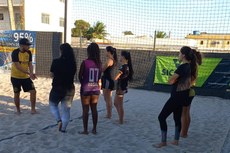Aula ministrada no Centro de Treinamento Undercrown Beach Volley (Foto: Divulgação).