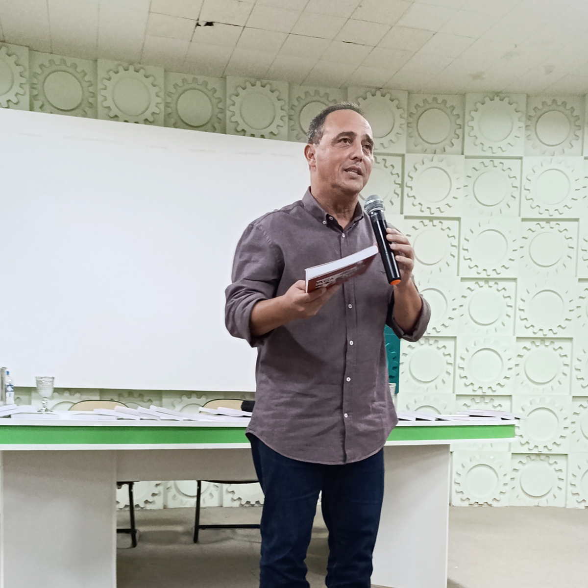 Lançamento de livro sobre Florestan Fernandes