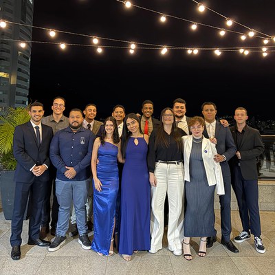 IEEE 2025 Os estudantes dos campi Campos Centro e Macaé, em noite de gala do evento (Foto: Divulgação).