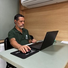 Arquitetura e Urbanismo Ricardo Camacho mantém contato com estudantes e profissionais (Foto: Antonio Barros/Ascom).