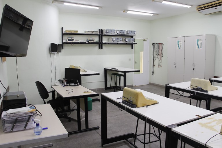 Eletrônica Digital A-28