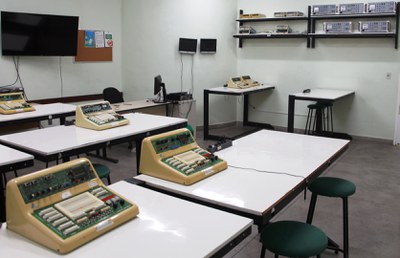 Eletrônica Digital A-28