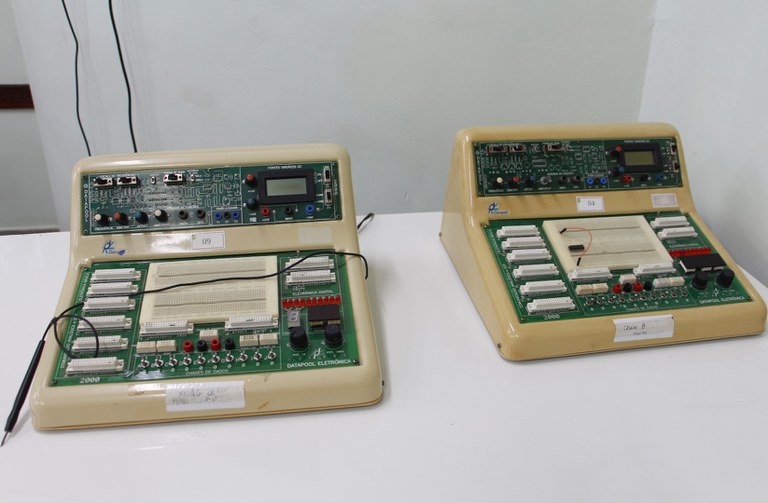 Eletrônica Digital A-28