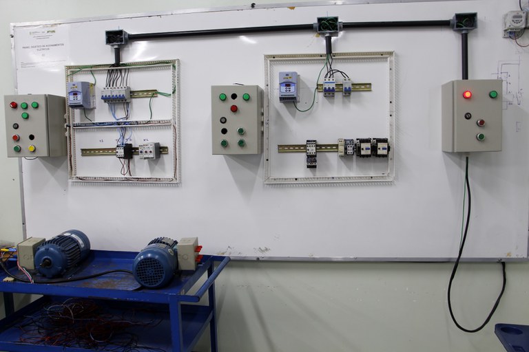 Acionamentos e Comandos