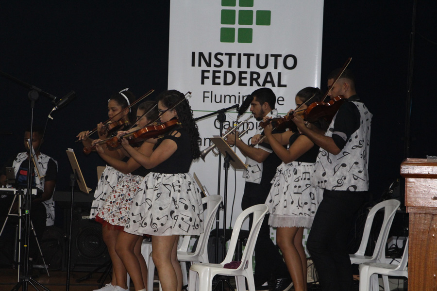 Alunos de Licenciatura em Música apresentam Projeto Sala de Música no IFF Guarus.