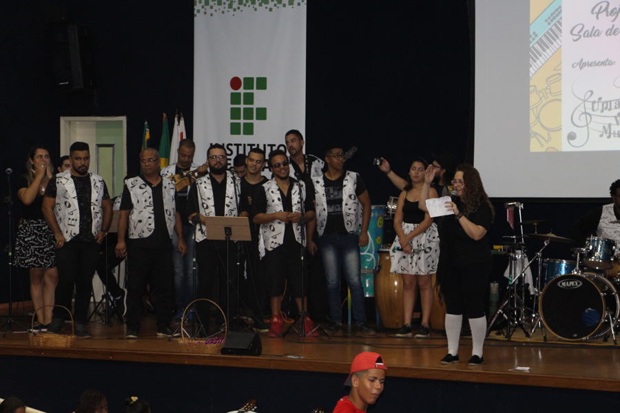 Alunos de Licenciatura em Música apresentam Projeto Sala de Música no IFF Guarus.