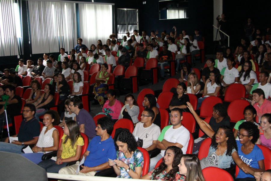 Alunos e servidores prestigiaram o evento