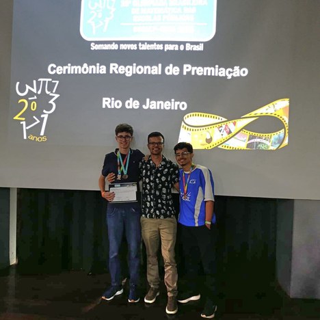Estudantes do IFF Itaperuna recebem premiação da Olimpíada Brasileira de Matemática