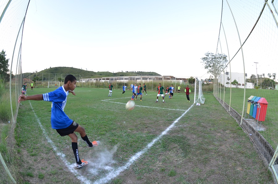 Jogo de futebol no IFFluminense Itaperuna