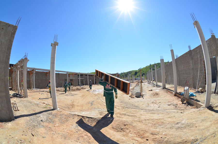 Obra de construção do Parque Acadêmico Industrial do IFFluminense Itaperuna