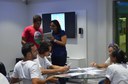 Alunos de Educação Física participam de aula sobre uso da tecnologia no ensino na Tecnoteca, no Campus Itaperuna