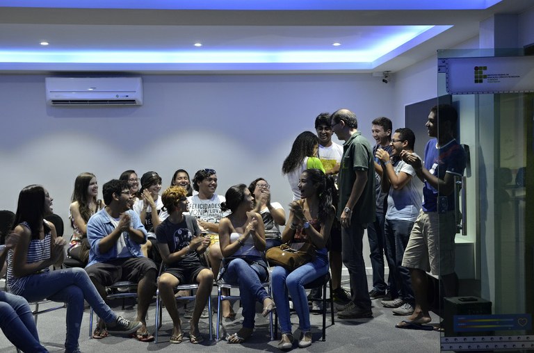 Lançamento de revistas eletrônicas de alunos