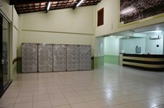 Os novos armários ficam instalados no hall do Bloco B