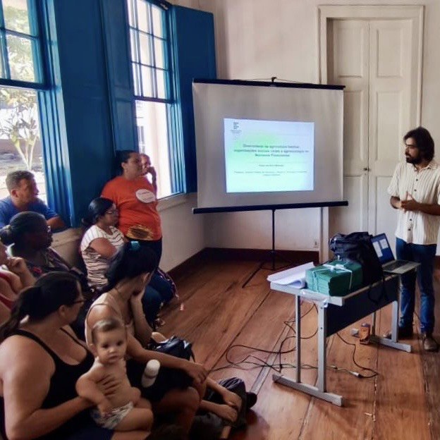 Ciclo do IFF Itaperuna em assentamento rural