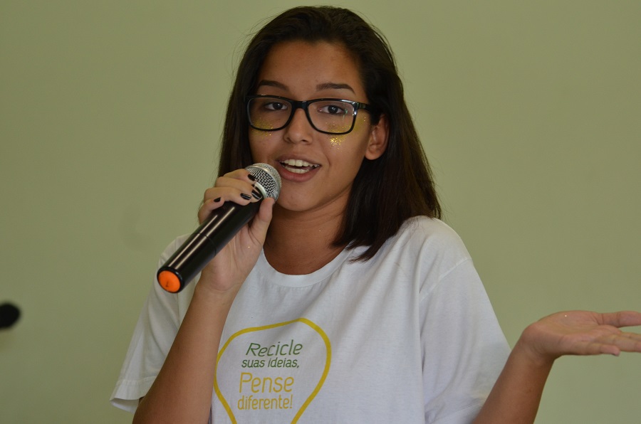 Apresentação musical no Dia da Mulher