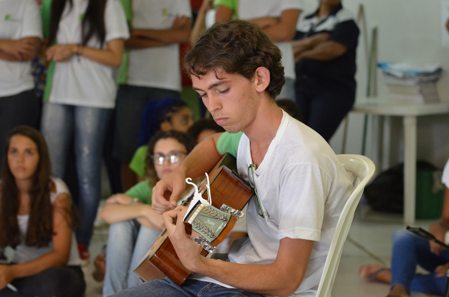 Apresentação musical no Dia da Mulher