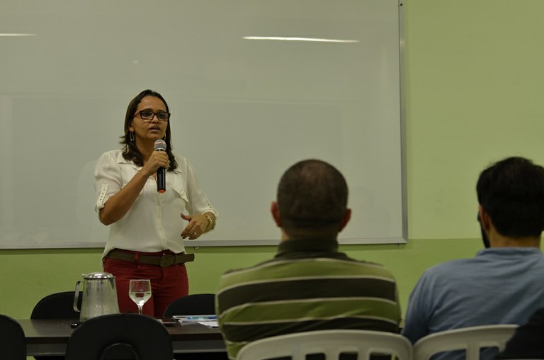 Debate para diretor em Itaperuna