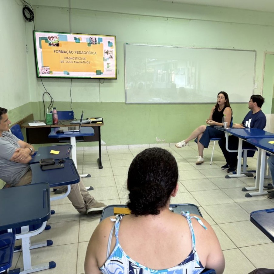 Treinamento de professores no IFF Itaperuna