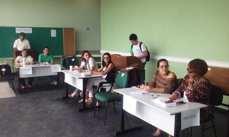 Votação no campus Macaé