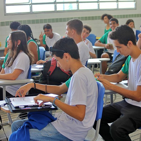 IFF Maricá faz entrega de uniformes para alunos dos Cursos Integrados e Concomitantes