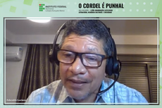 O poeta e escritor Aderaldo Luciano abordou o tema "O Cordel é Punhal"