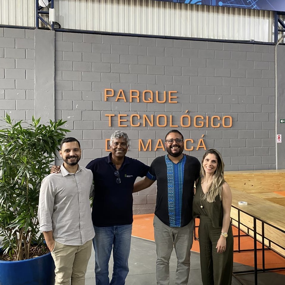 Reunião no Galpão Tecnológico de Maricá