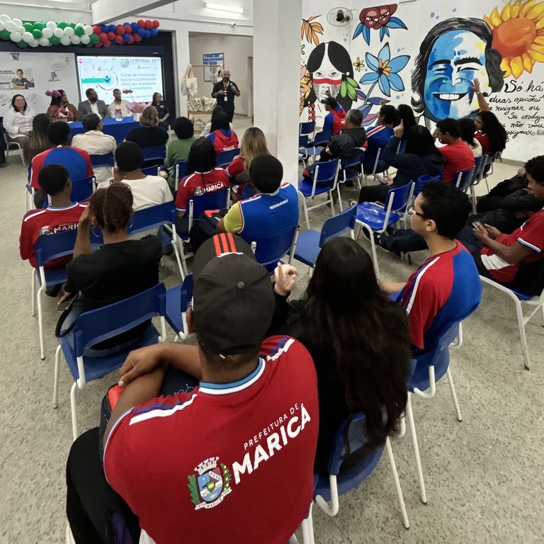 Aula inaugural da EJA-EPT em Maricá