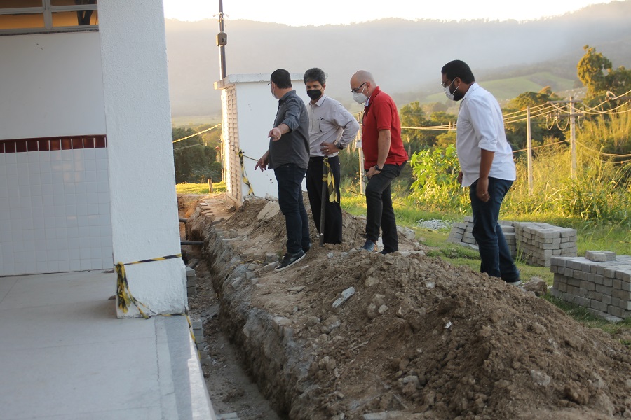 Obra no Campus Maricá