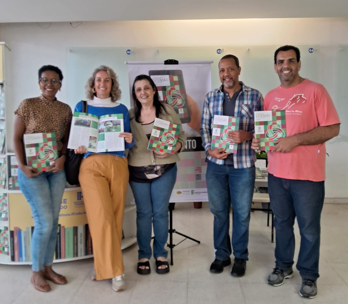 Lançamento Cadernos de Extensão