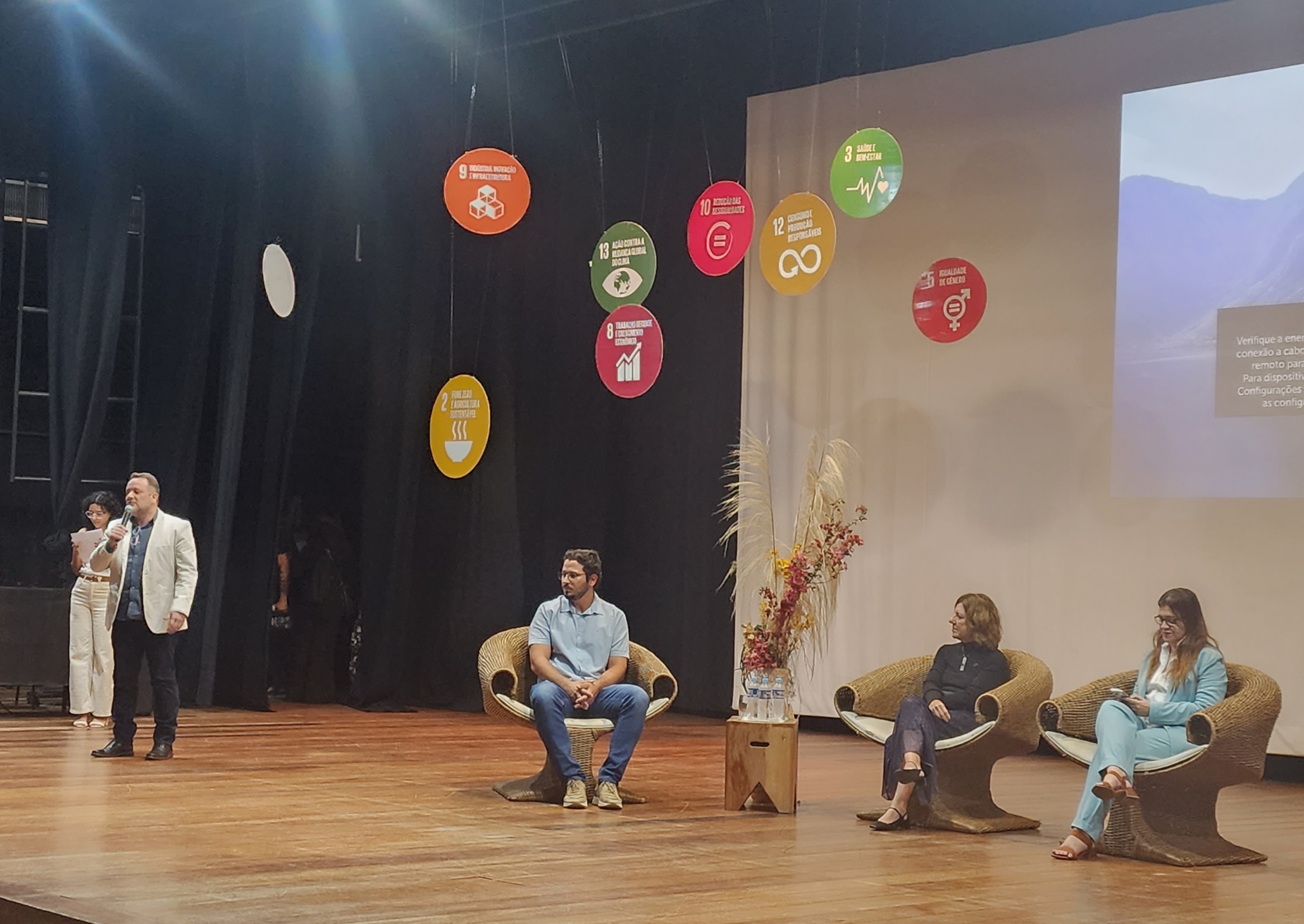 Aberta XVII Mostra de Extensão UENF, IFF, UFF e IX UFRRJ