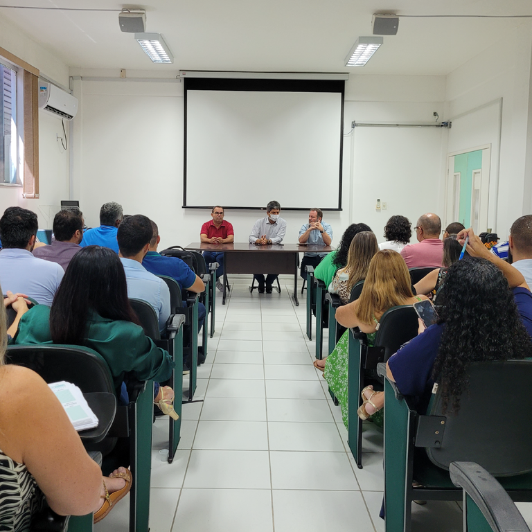 Equipe de transição se reúne na Reitoria do IFF