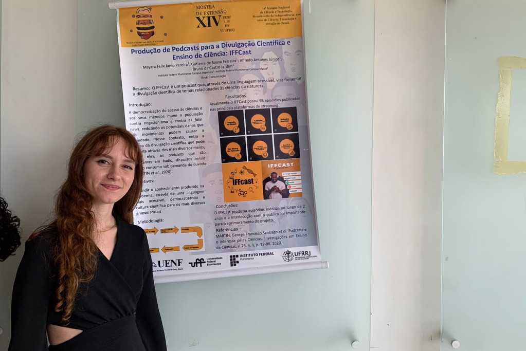 Estudantes apresentam banners no segundo dia da XIV Mostra de Extensão Uenf-UFF-IFF e VI UFRRJ