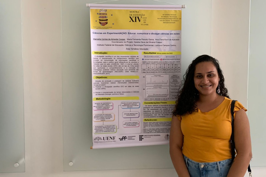 Estudantes apresentam banners no segundo dia da XIV Mostra de Extensão Uenf-UFF-IFF e VI UFRRJ