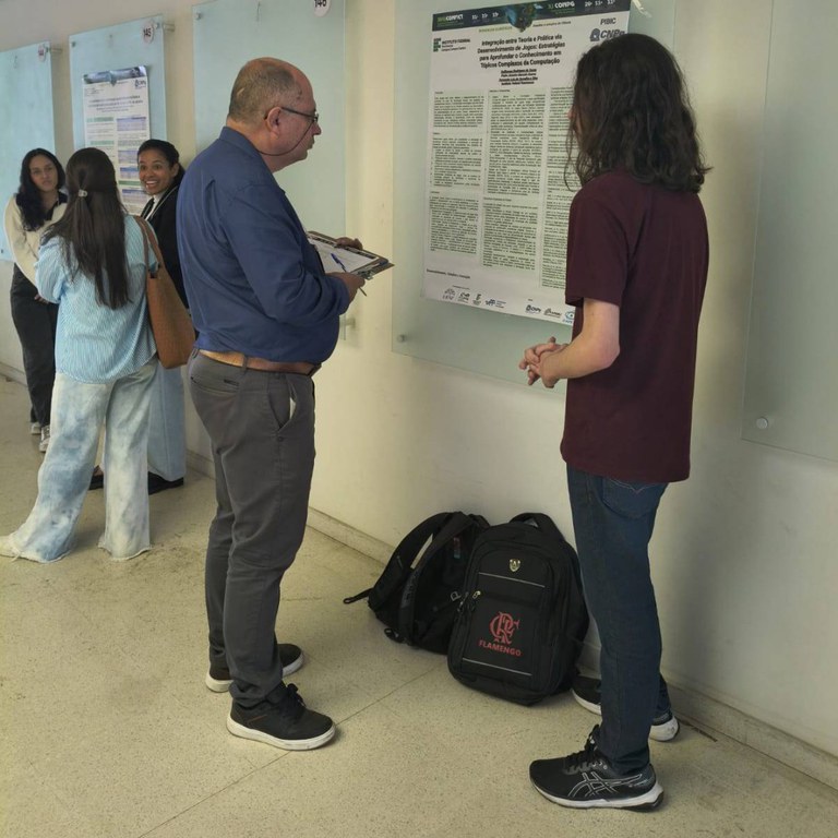 Estudantes do IFF apresentam suas pesquisas durante Confict e Conpg
