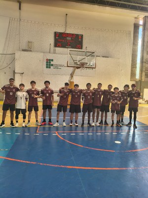 Equipe de volei masculino campea Centro.jpg
